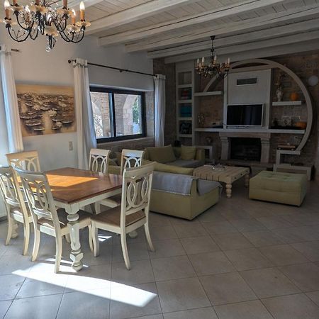 Magnificent, Authentic Private Villa And The Guest House Kardhamili Exteriör bild
