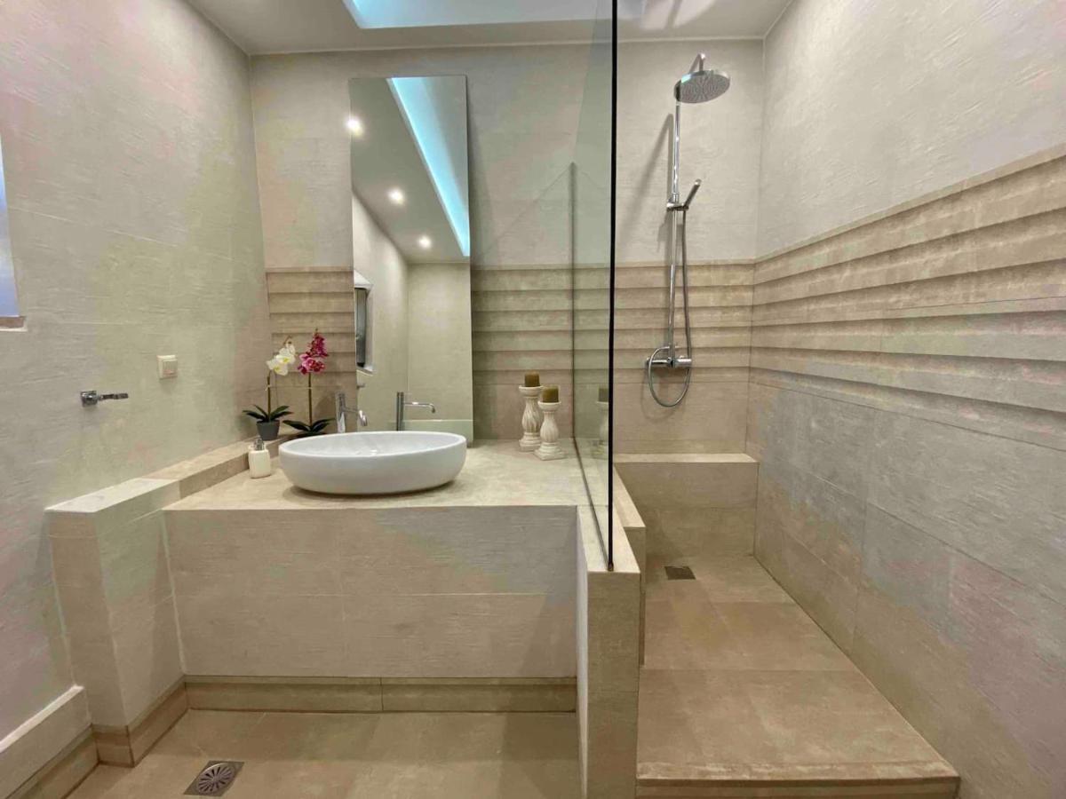Magnificent, Authentic Private Villa And The Guest House Kardhamili Exteriör bild