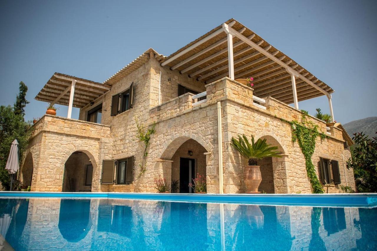 Magnificent, Authentic Private Villa And The Guest House Kardhamili Exteriör bild