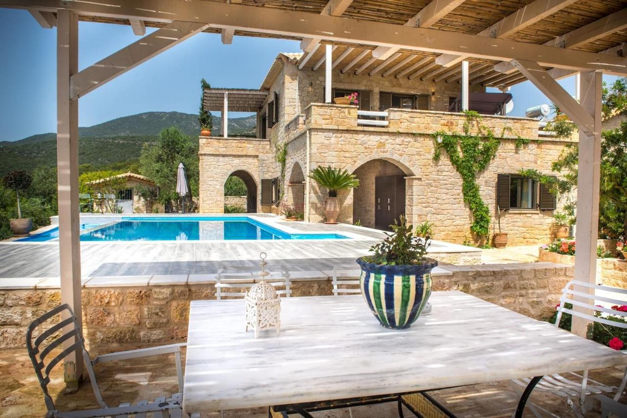 Magnificent, Authentic Private Villa And The Guest House Kardhamili Exteriör bild