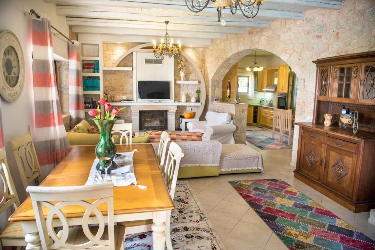 Magnificent, Authentic Private Villa And The Guest House Kardhamili Exteriör bild