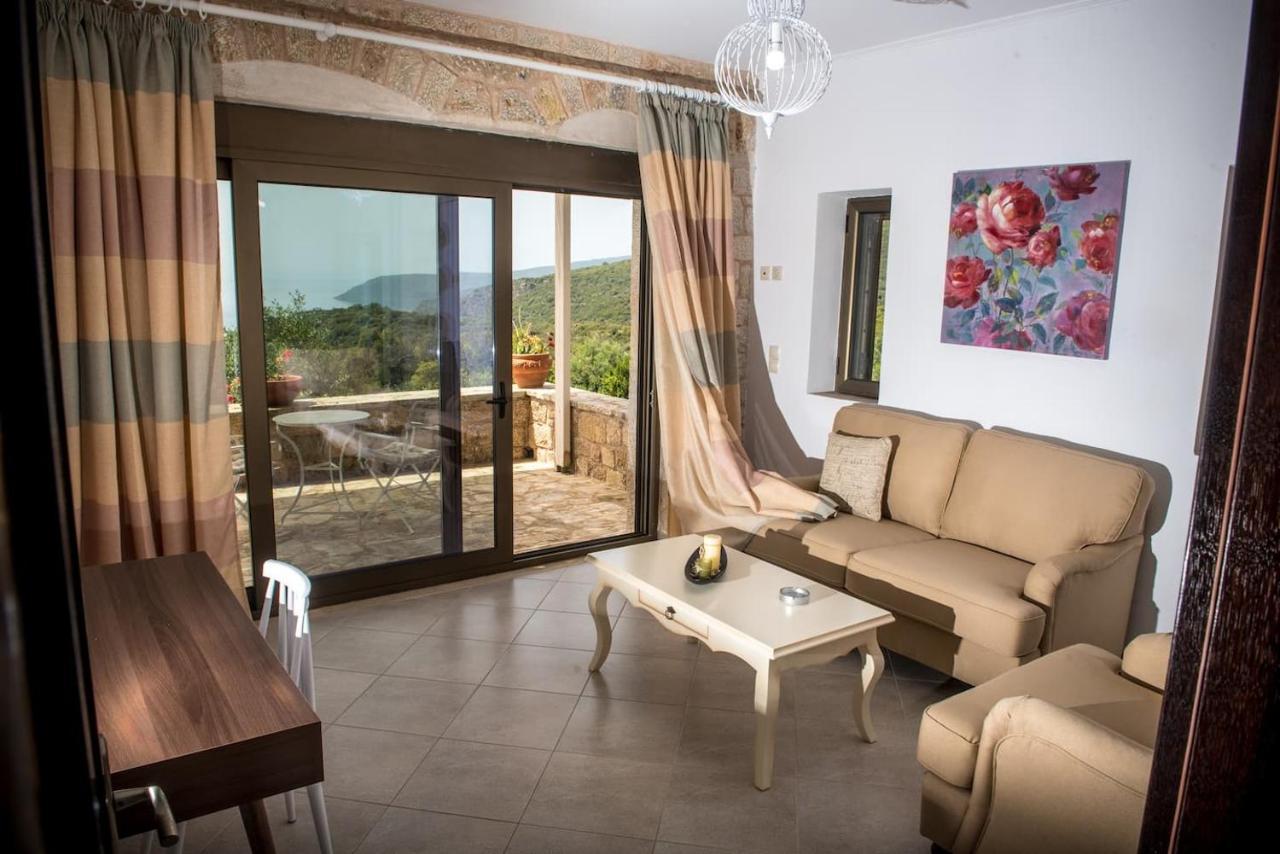 Magnificent, Authentic Private Villa And The Guest House Kardhamili Exteriör bild