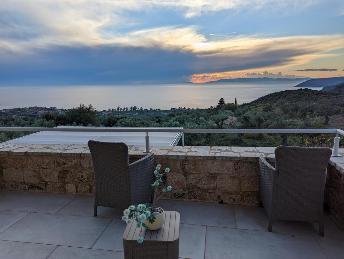 Magnificent, Authentic Private Villa And The Guest House Kardhamili Exteriör bild