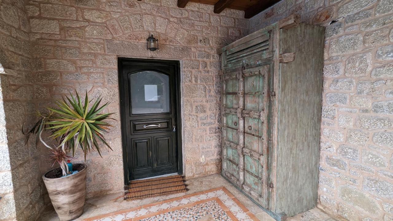 Magnificent, Authentic Private Villa And The Guest House Kardhamili Exteriör bild