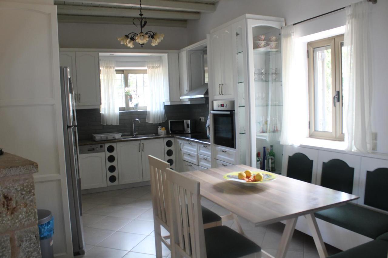 Magnificent, Authentic Private Villa And The Guest House Kardhamili Exteriör bild