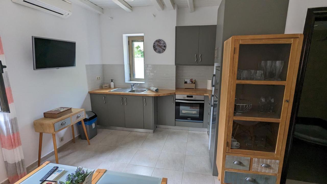 Magnificent, Authentic Private Villa And The Guest House Kardhamili Exteriör bild