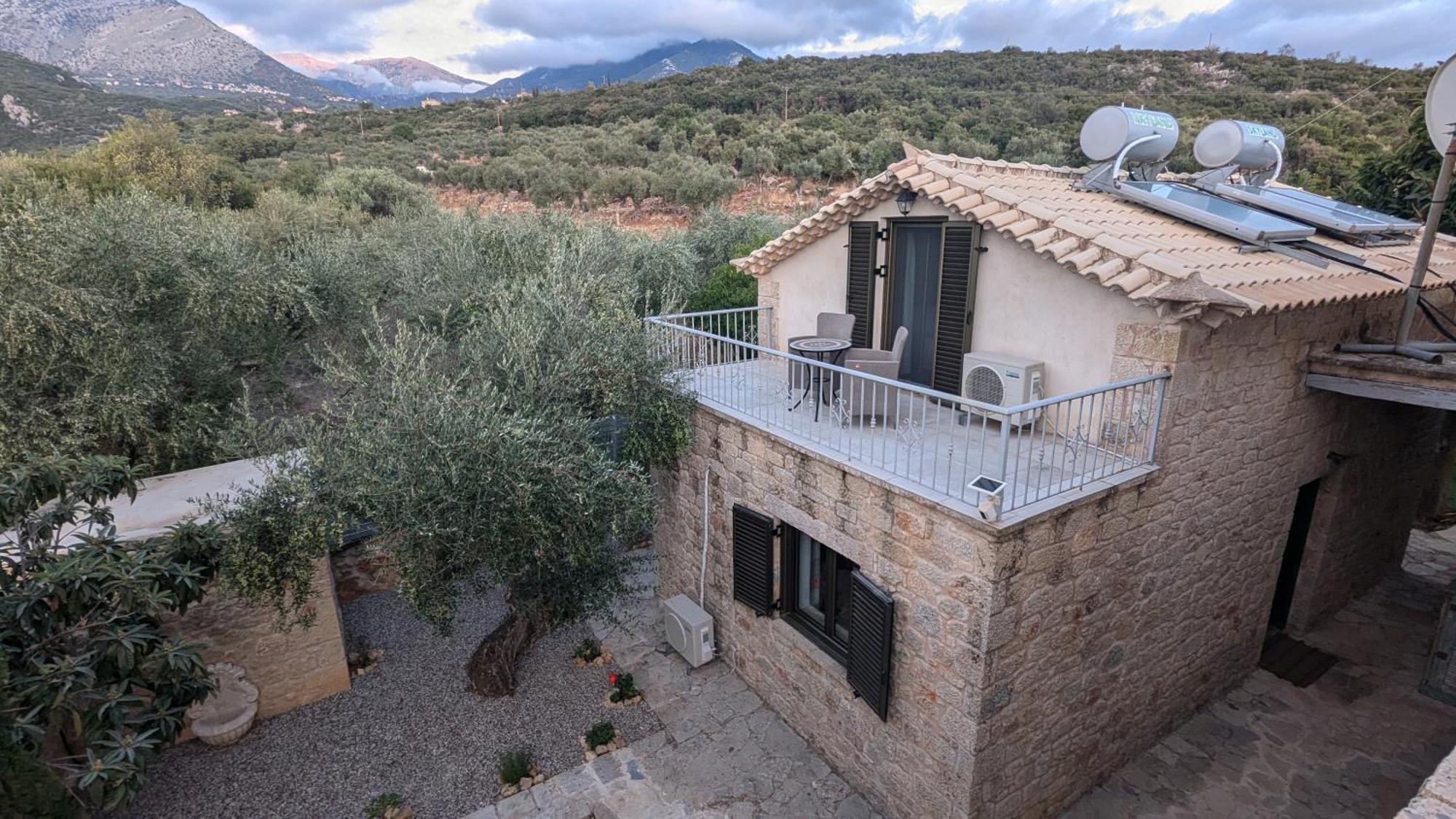 Magnificent, Authentic Private Villa And The Guest House Kardhamili Exteriör bild